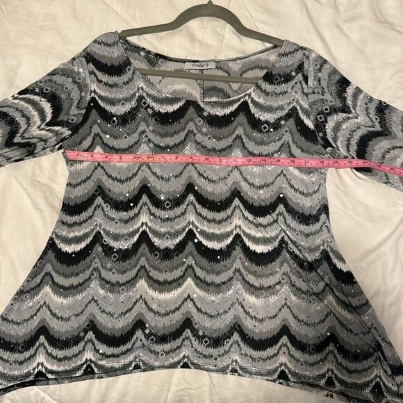 Only 9 Y2K Sequin Top - Picture 4 of 4